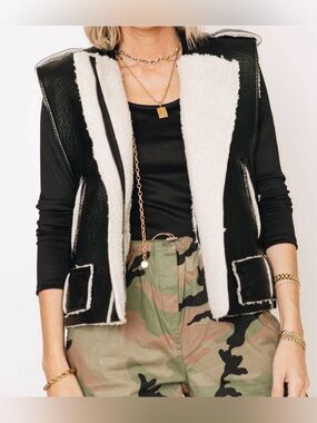 The Greii Faux Leather Sherpa Lined Moto Vest Womens M Black Eagle Patch NWT